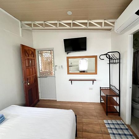 Balai Tinay Guesthouse Legazpi Rom bilde