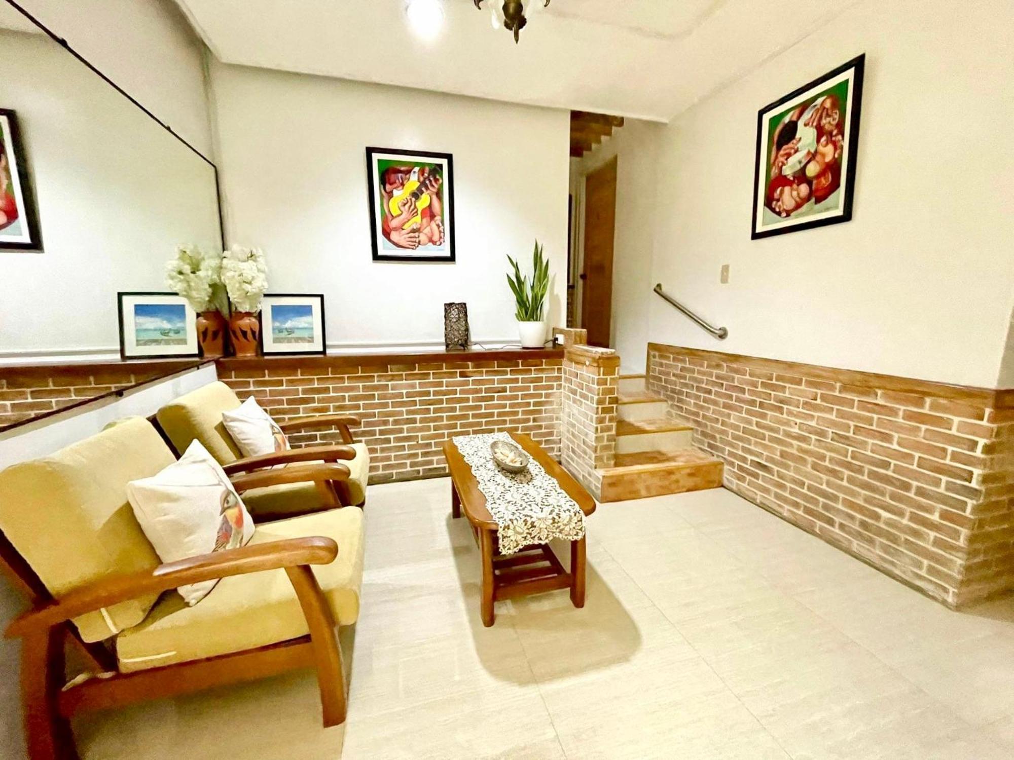 Balai Tinay Guesthouse Legazpi Rom bilde