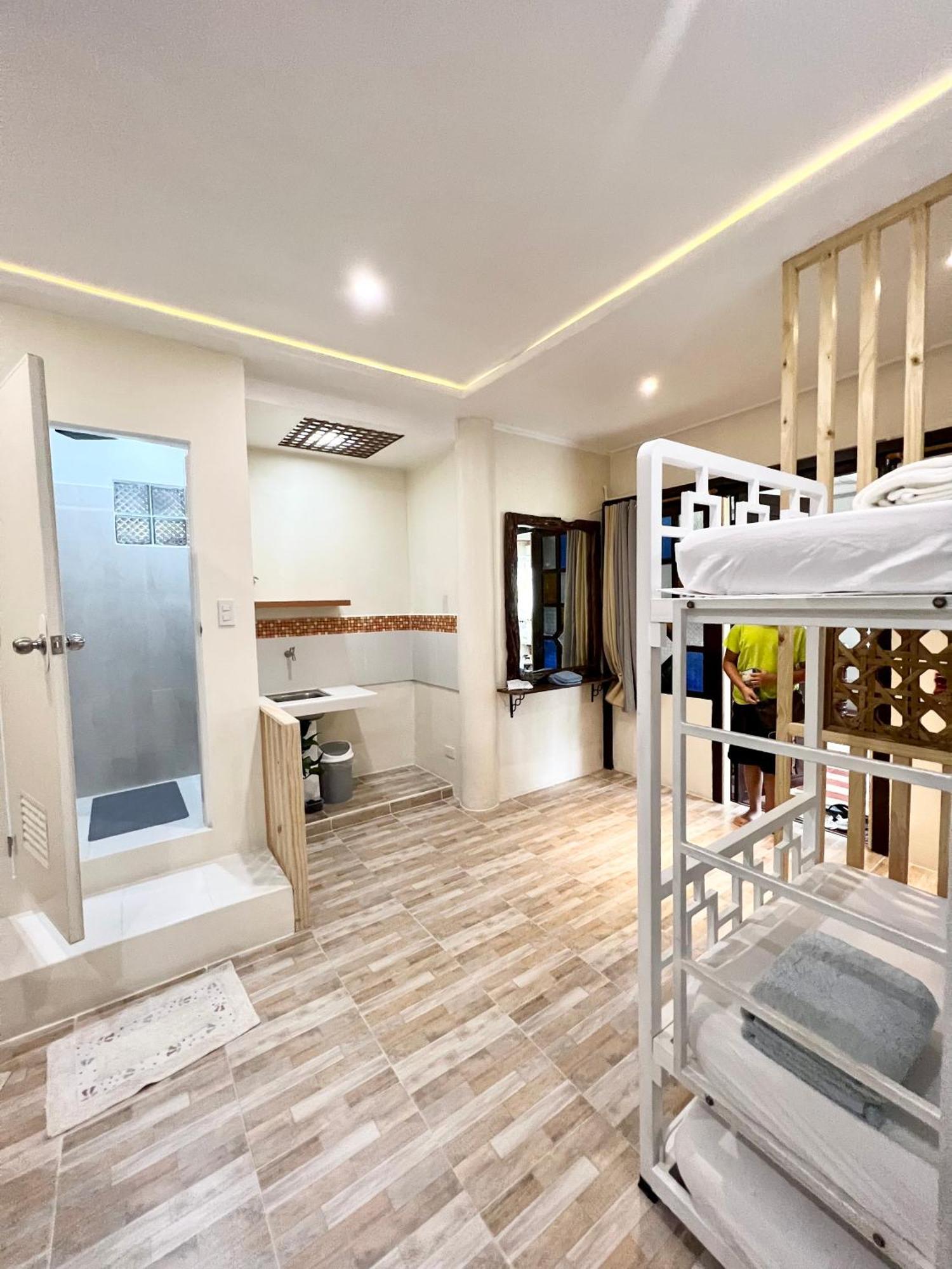 Balai Tinay Guesthouse Legazpi Rom bilde