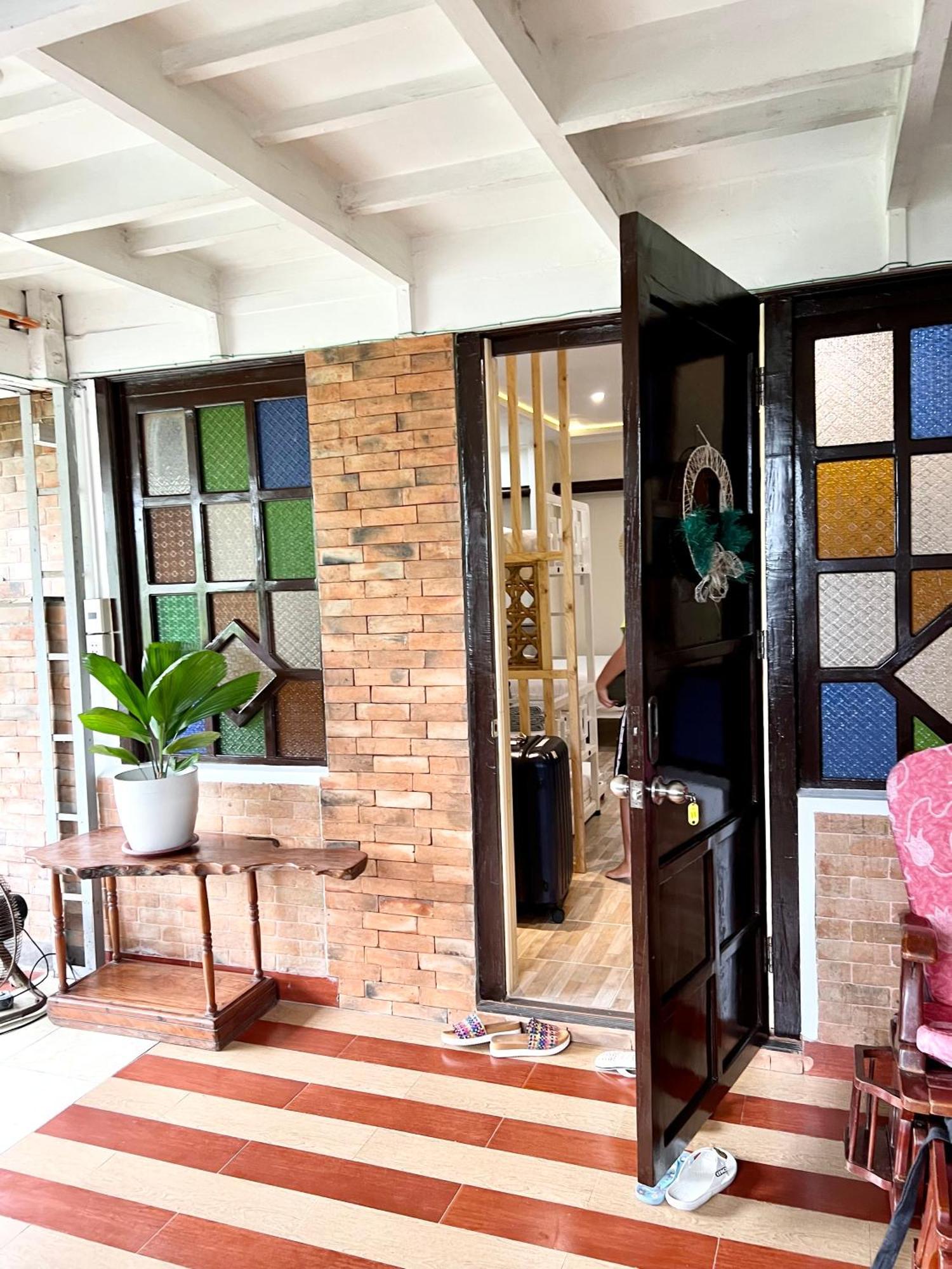 Balai Tinay Guesthouse Legazpi Rom bilde